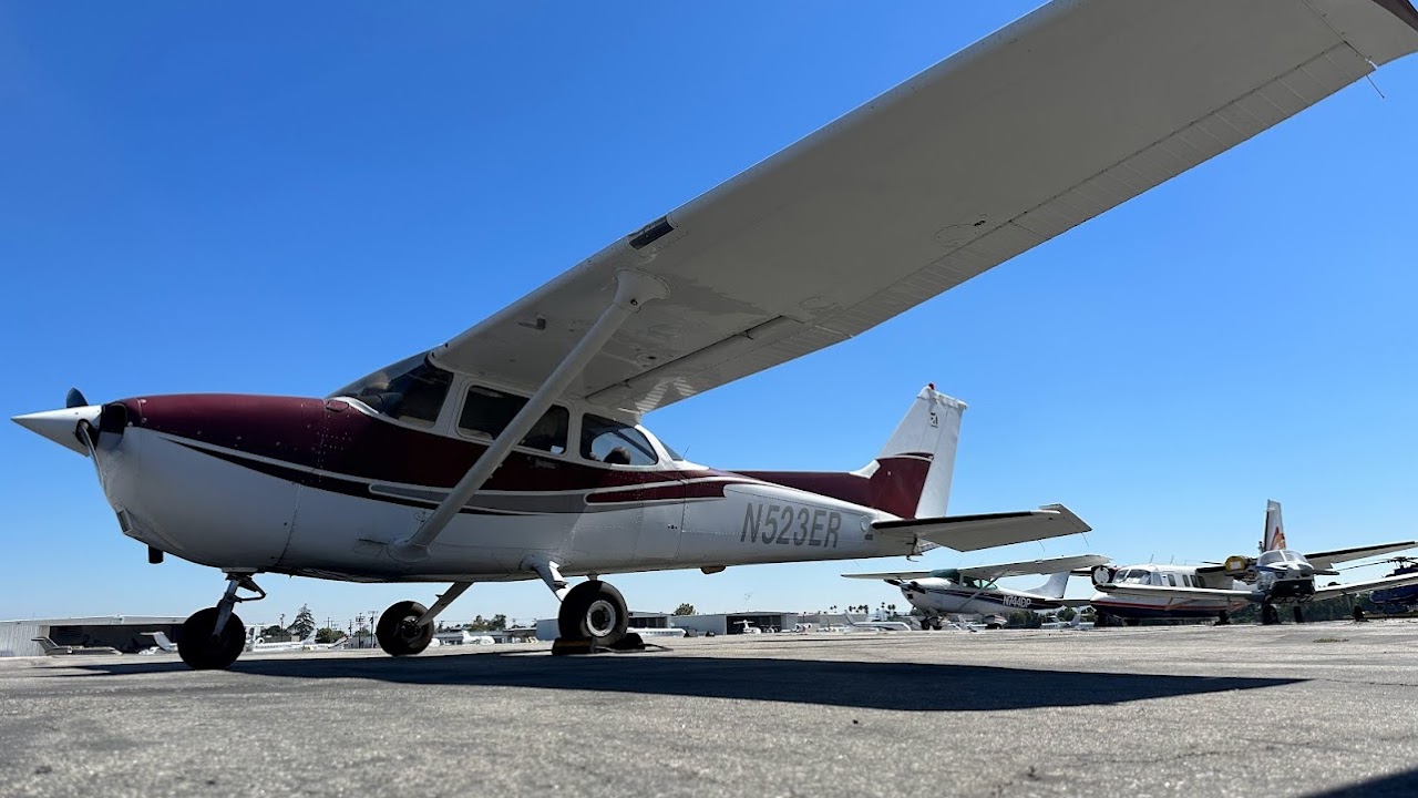 Cessna 172S for Rent at Van Nuys Airport, Van Nuys, CA | StickMonkey